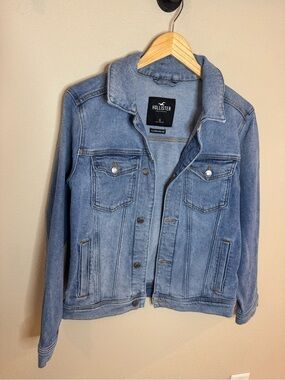 Hollister Oversized Light Wash Denim Jacket Small Trucker Jean Jacket